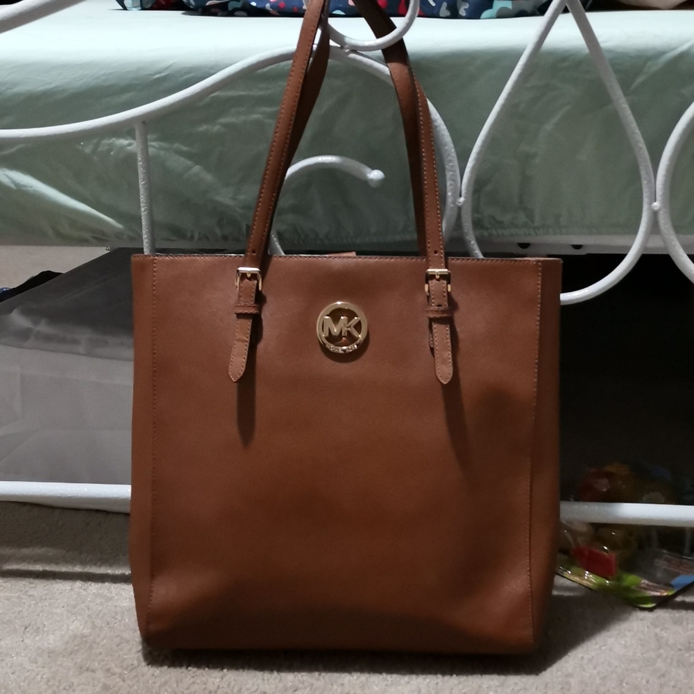 FINAL PRICE!! Michael Kors big leather tote
